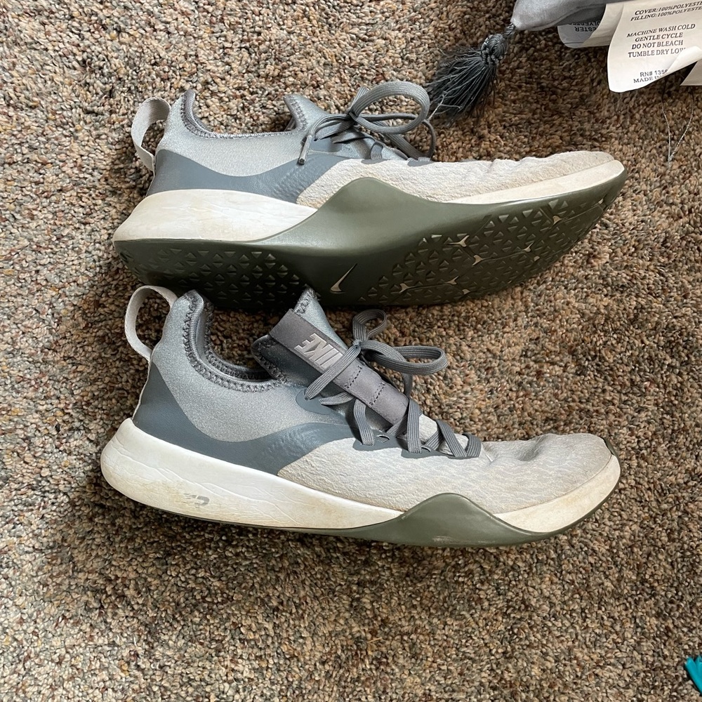 Used Nike tr8s